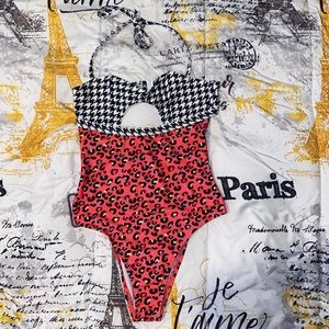 One piece Bathing suit